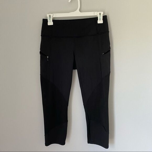 Athleta Women’s Cropped Mesh Detail Leggings Black Size S - Picture 1 of 6